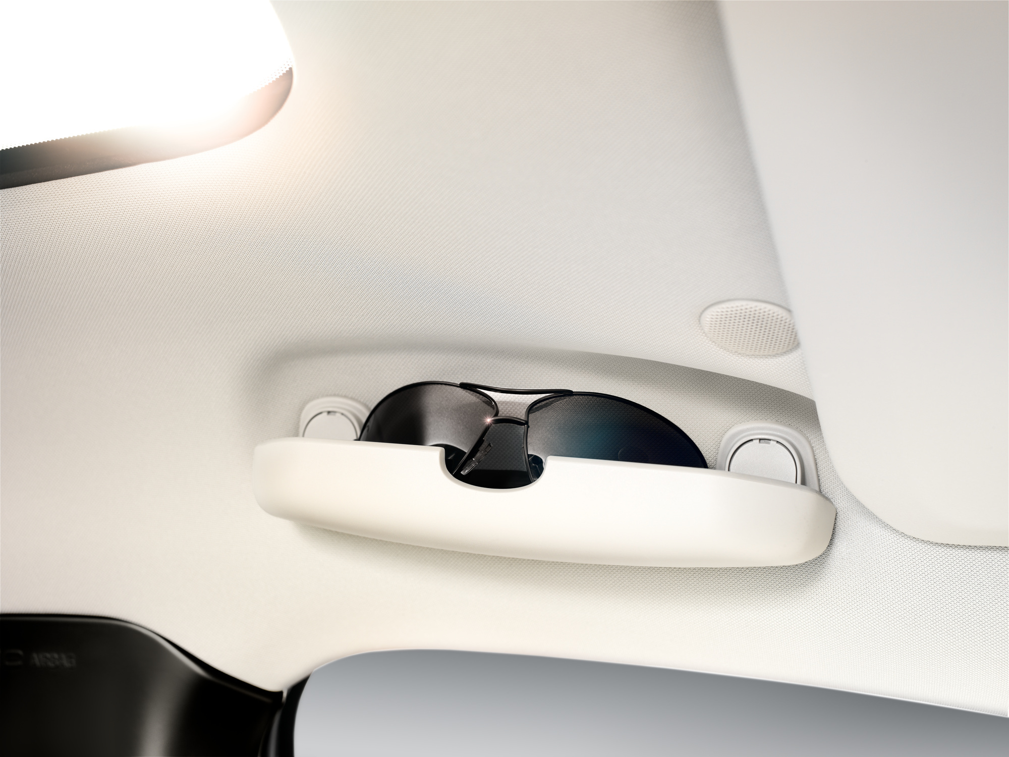Volvo Car Switzerland AG, Porte-lunettes